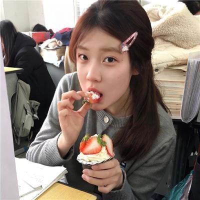 不认识的女友